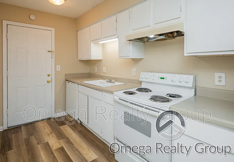 Lakeridge Apartments — Photo 30