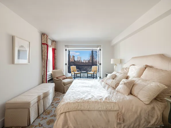 923 Fifth Avenue image 1 of 17