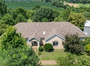 5541 Blackberry Ln, Washington, MO 63090