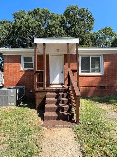 820 West Blvd Photo 1