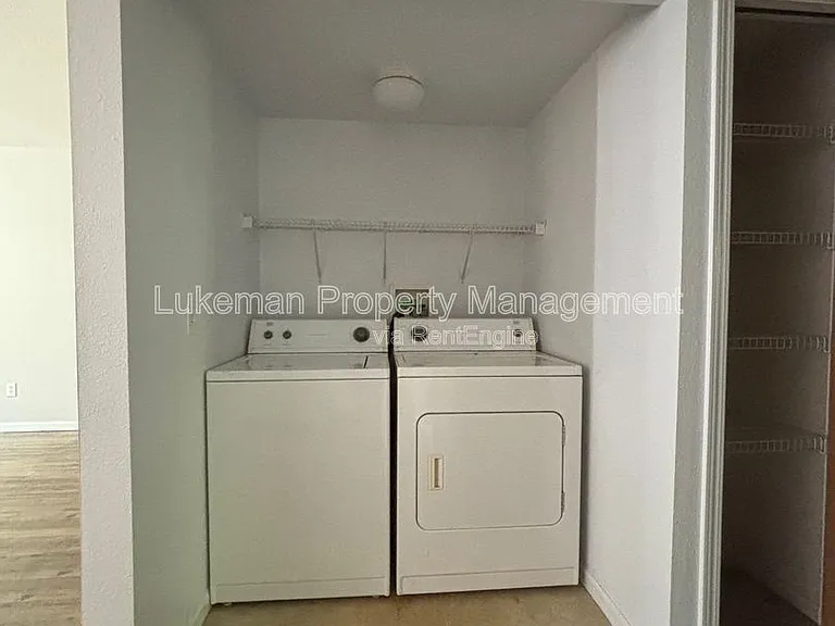 415 S Kendall Ave #403 — Photo 6