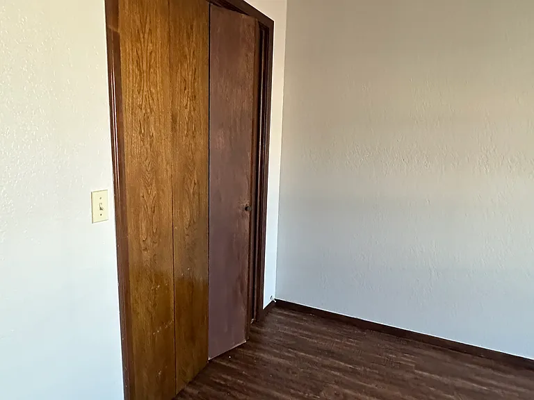 1800 Suzanne Dr — Photo 3
