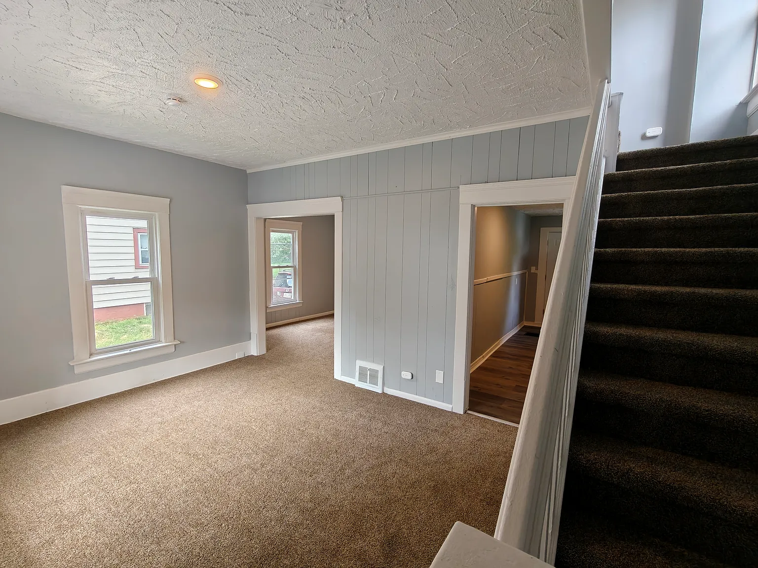 3 bed, 1.5 bath, 1112 sqft, $1,350 — Photo 4