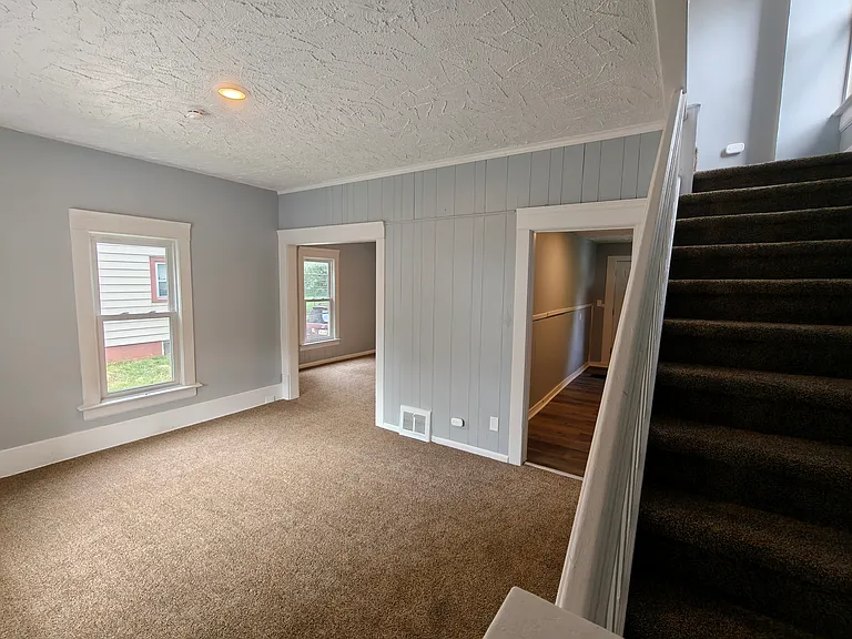 2223 18th St SW — Photo 4