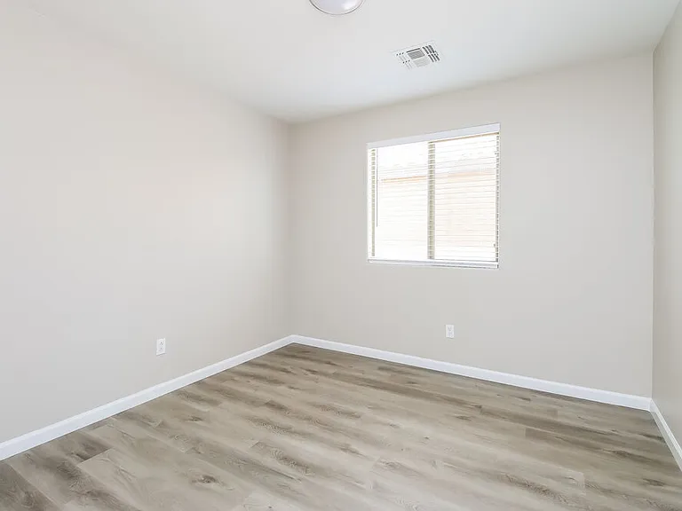 37766 N Sandy Dr — Photo 14