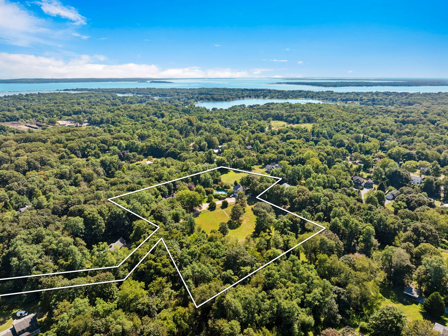  An estate for connection and privacy