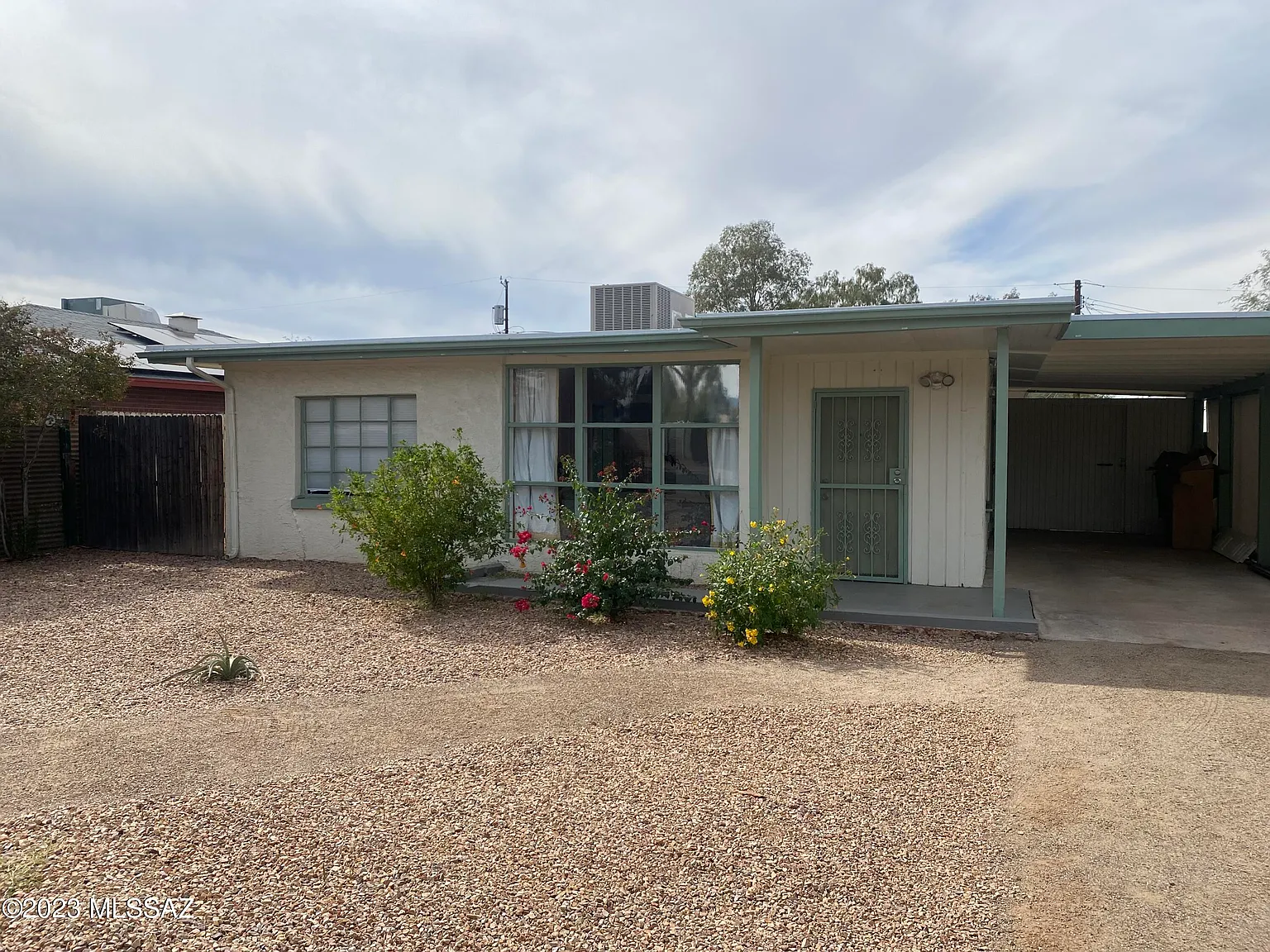 3 bed, 1.5 bath, 1154 sqft, $1,899 — Photo 1