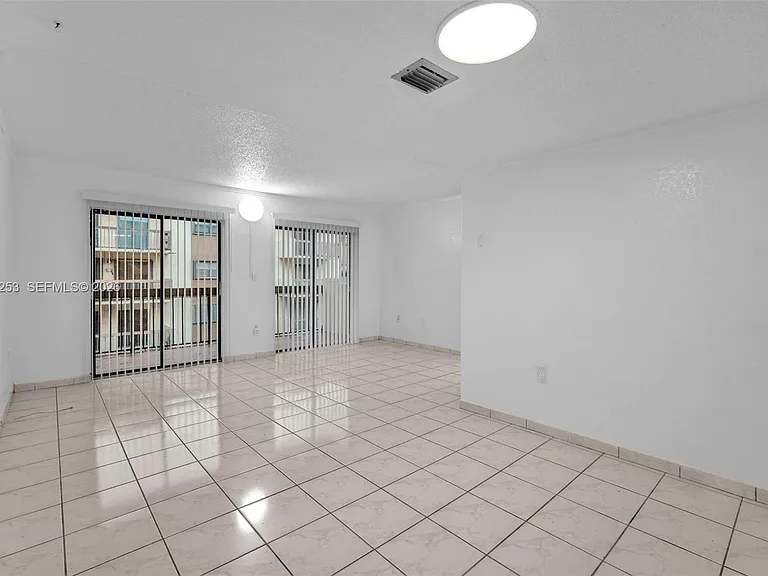 5249 NW 7th St #416 — Photo 2