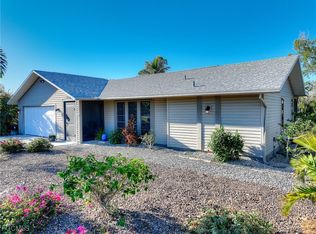 4492 Pine Hill Ct, Saint James City, FL 33956