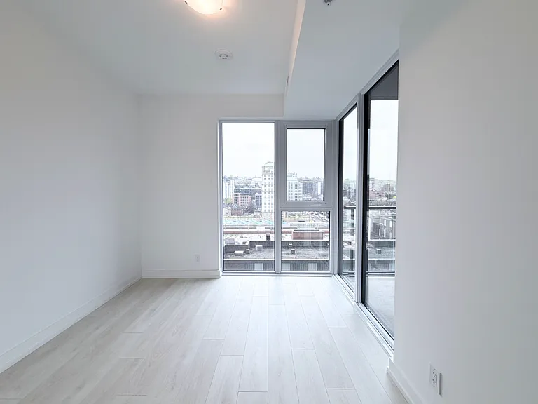 75 James St S #824-921 — Photo 13