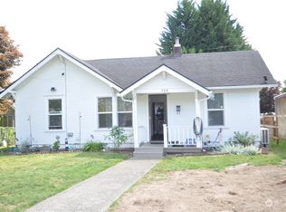 706 W Pioneer, Puyallup, WA 98371