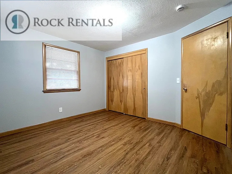 502 S Washington St — Photo 3