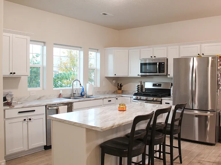 3643 W Drexler Dr — Photo 5