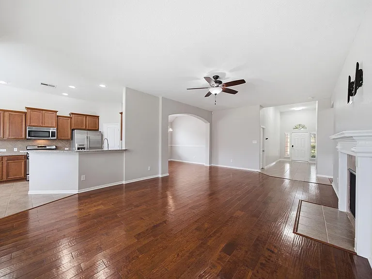 4207 Canterbury Park Ln — Photo 9