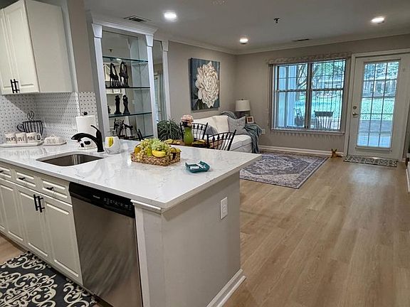 5th image of 5573 Seminary Rd APT 114