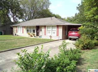 212 Prospect St, Seguin, TX 78155