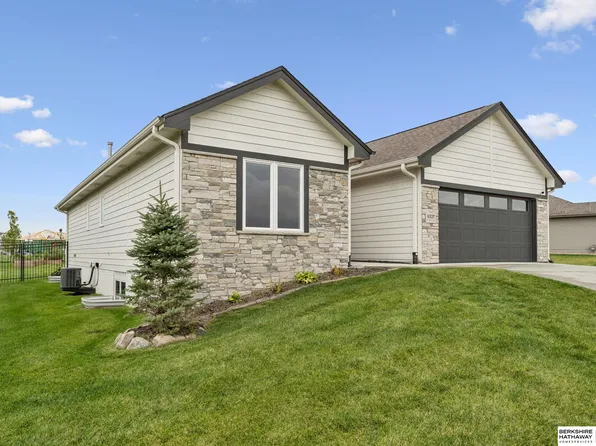 6327 S 208th Ave, Elkhorn, NE 68022