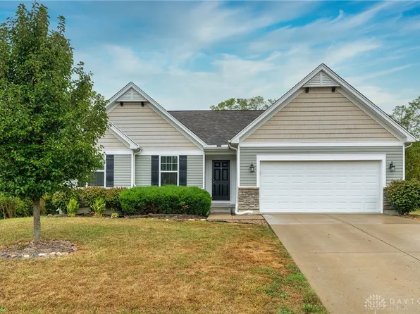 1038 Golden Oak Dr, Hamilton, OH 45013