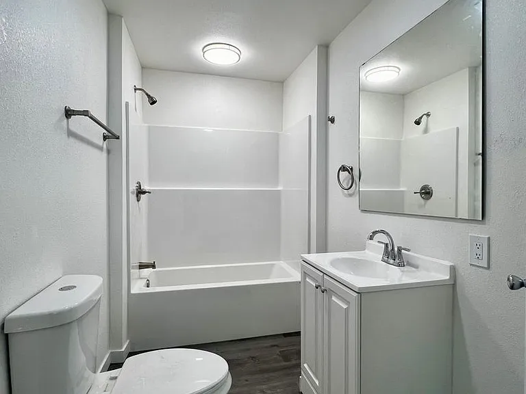 808 S 17th Ave — Photo 10
