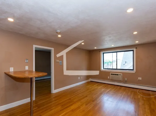 52 Gardner St #12L, Allston, MA 02134