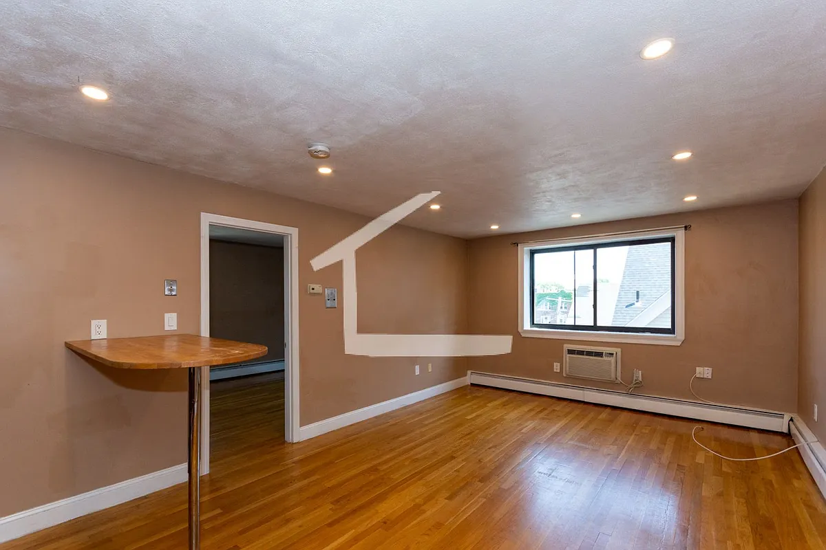 Building Photo - 47 Gardner St #20