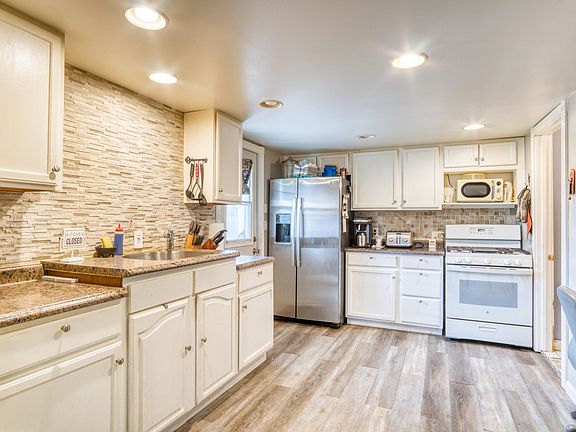 5th image of 321 N Norman St