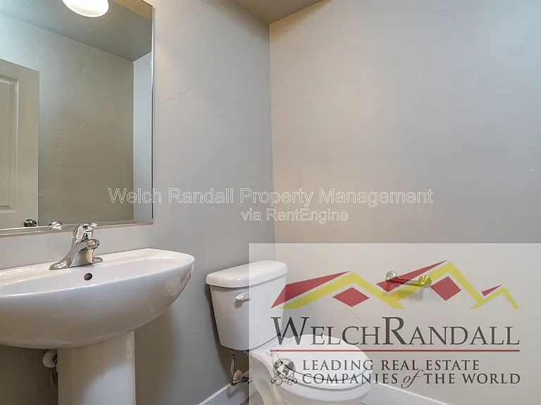 2542 S Andover St — Photo 13