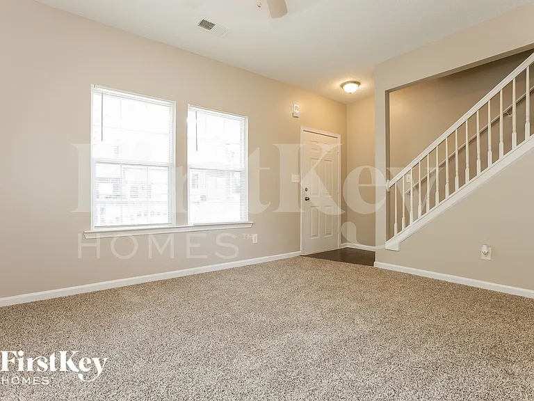 3606 Ginnis Dr SW #8 — Photo 2