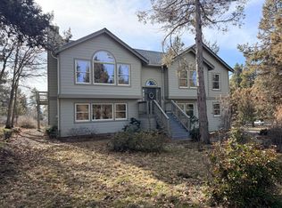 6245 Coopers Hawk Rd, Klamath Falls, OR 97601