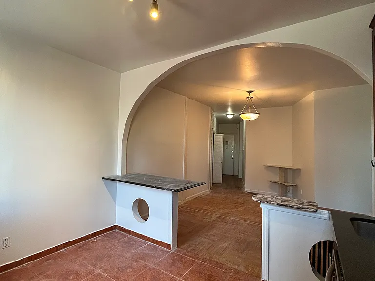 91 E 208th St #5B — Photo 3