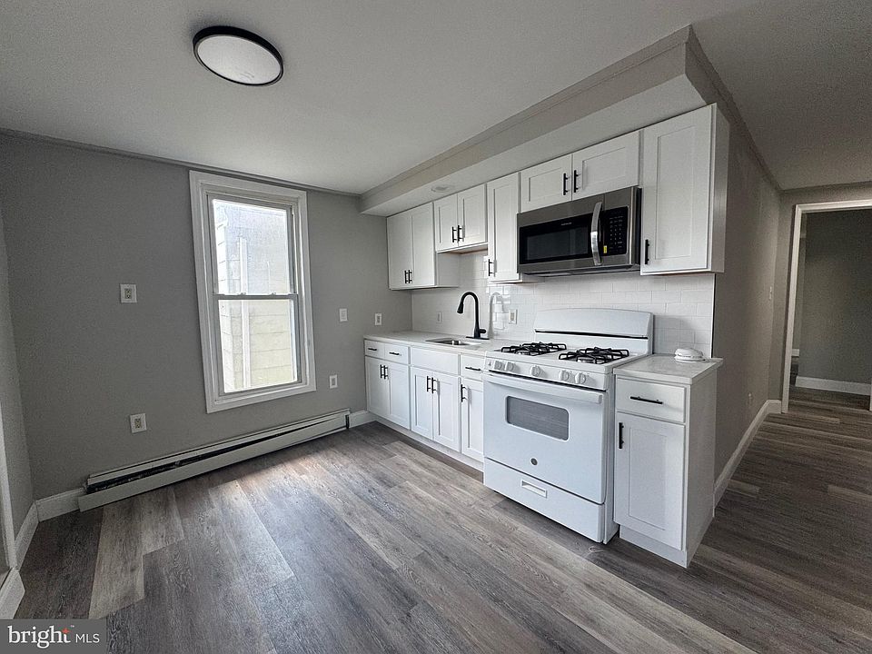 1st image of 242 N Broadway #C