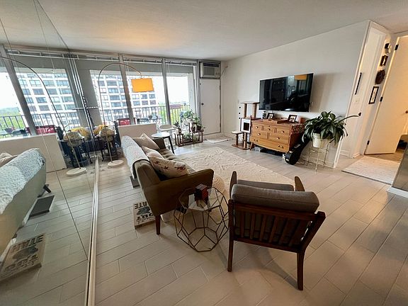 3rd image of 1960 N Lincoln Park W APT 1211