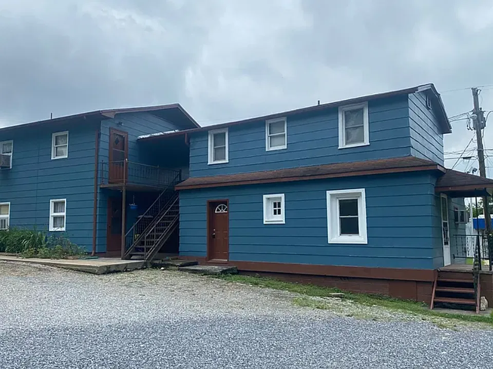 1105 Bloomingdale Pike