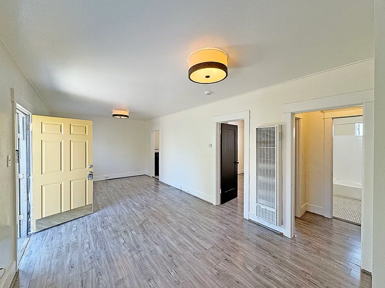 575 Walnut Ave #7 — Photo 4
