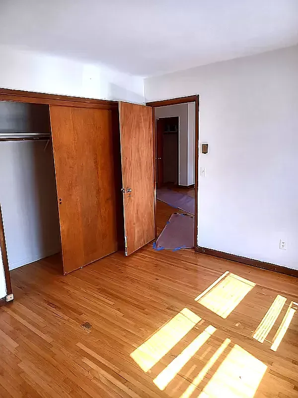 869 Forest Avenue — Photo 4