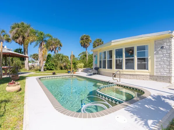 8243 Pinetree Ln, Englewood, FL 34224