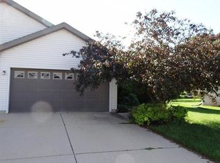 1905 Saint George Ln, Janesville, WI 53545