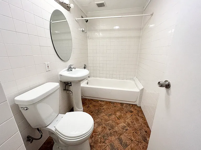 1B Folsom Ave #2G — Photo 6