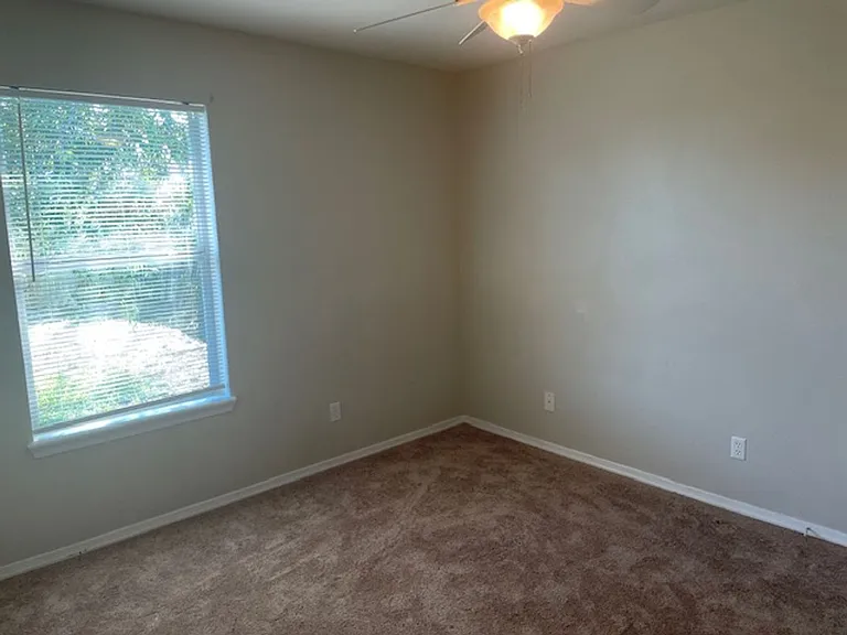 2429 Lorine Dr — Photo 8