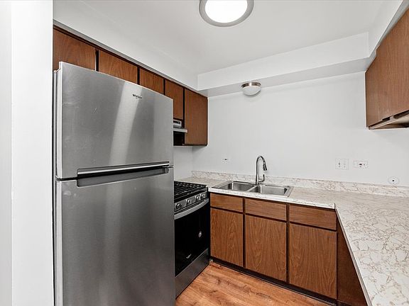2nd image of 122 W Washington St APT 203