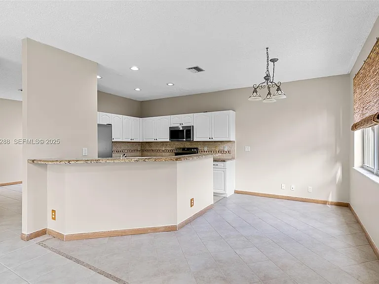 4490 Foxtail Ln — Photo 3