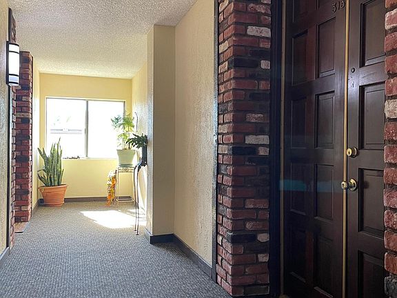2nd image of 5334 Lindley Ave Unit 313