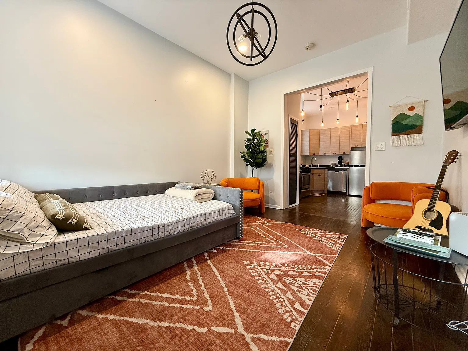 2 bed, $2,500 — Photo 1