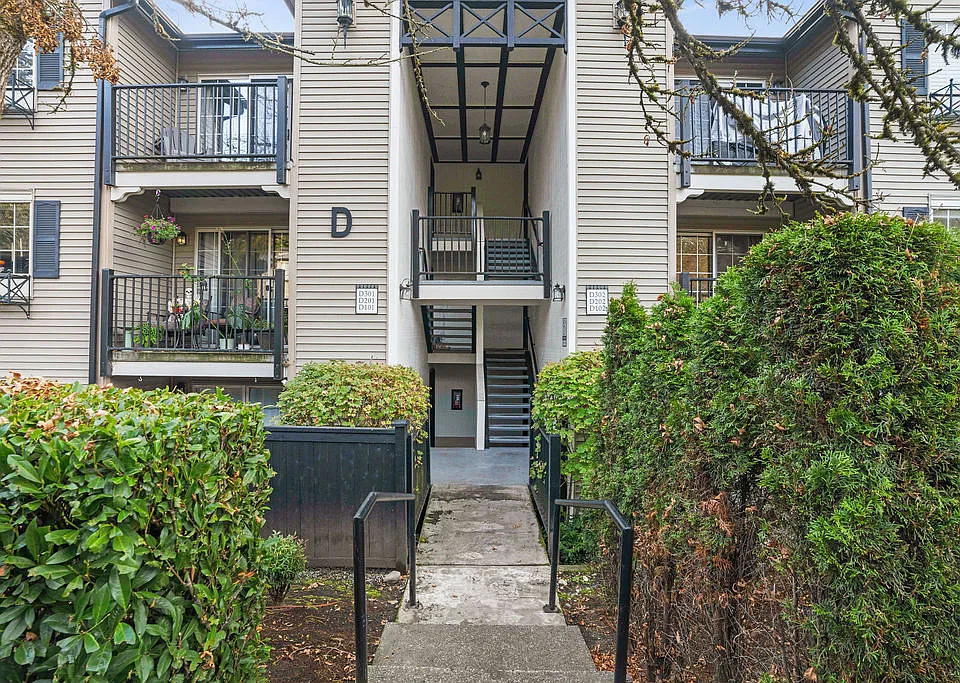 215 9th St #D202