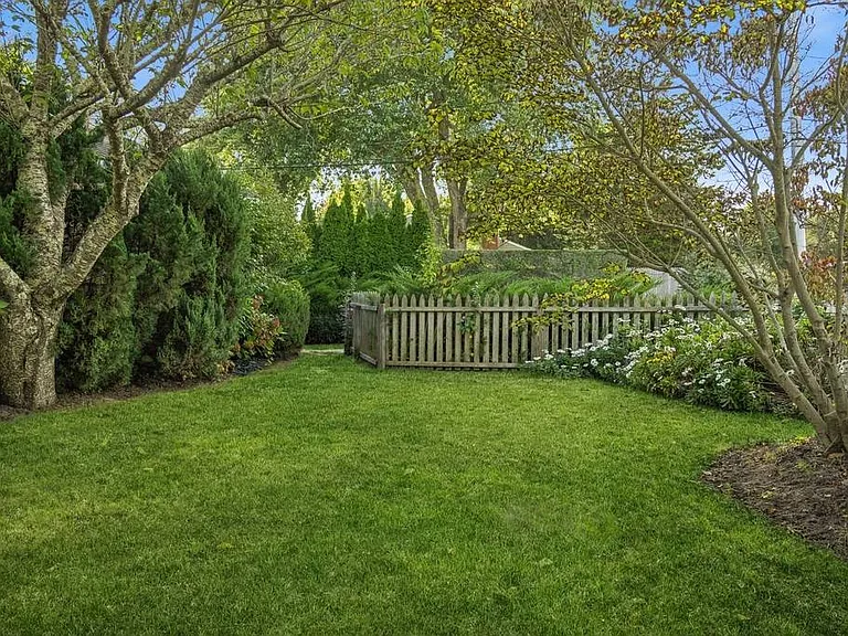 62 Middle Pond Rd — Photo 5