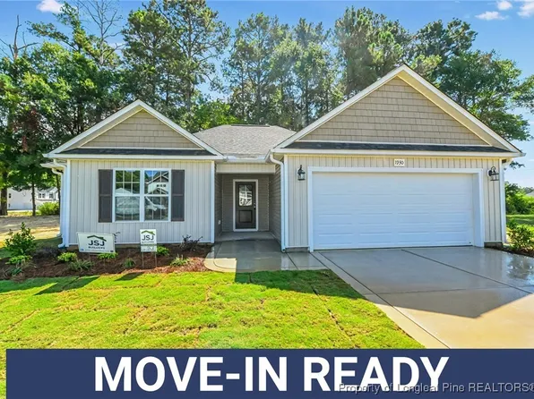 1930 Bulldog Ln, Hope Mills, NC 28348