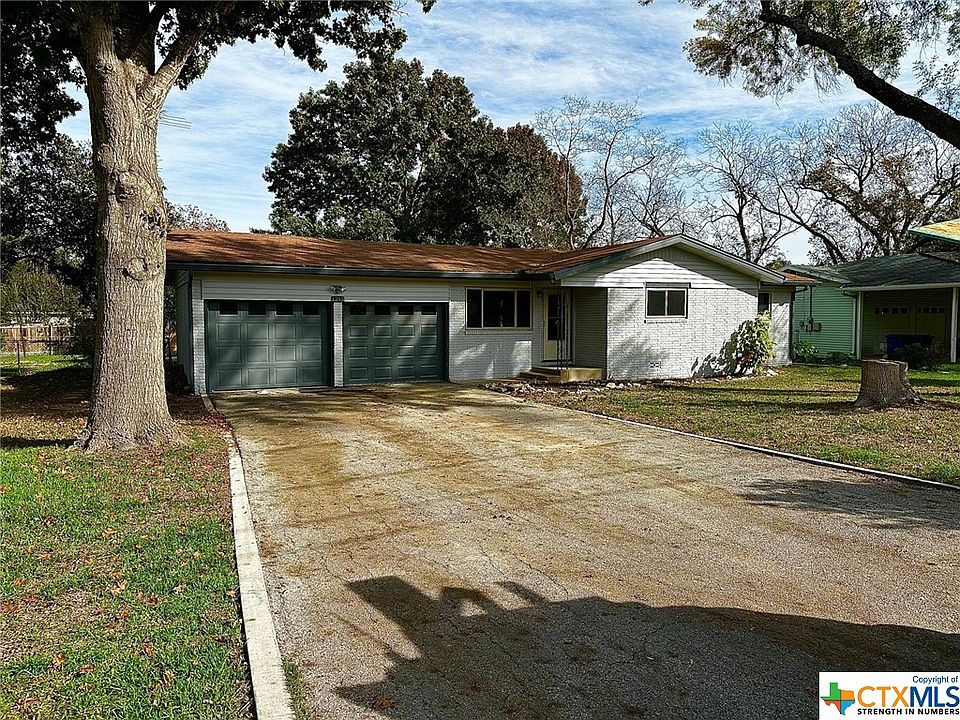 1st image of 1215 S Mesquite Ave