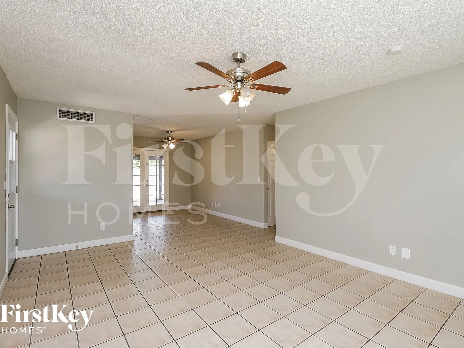 3 bed, 2.0 bath, 1052 sqft, $2,490 — Photo 4
