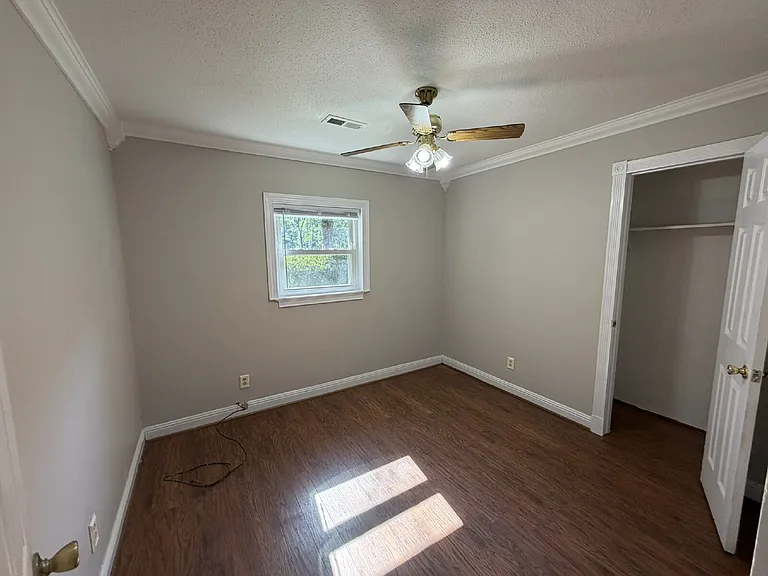 384 Pioneer Rd — Photo 5