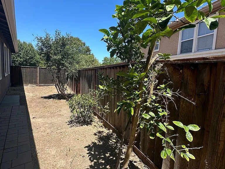 2608 Saint Andrews Dr — Photo 36